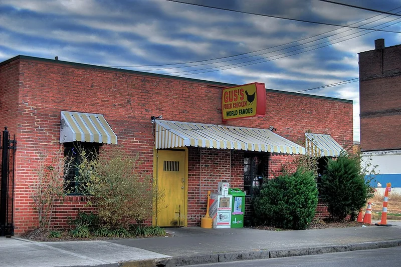 Gus's World Famous Fried Chicken (Memphis)