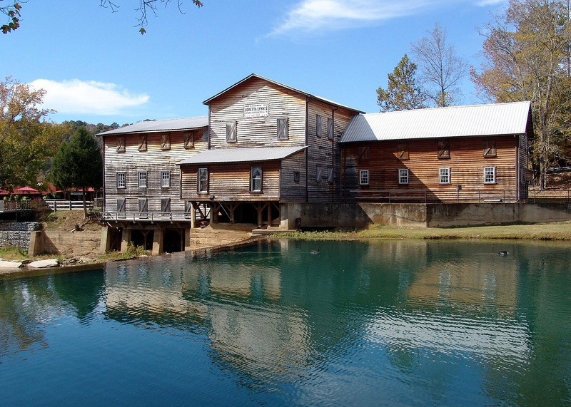 Loretta Lynn's Ranch (Coal Miner's Daughter, 1980)